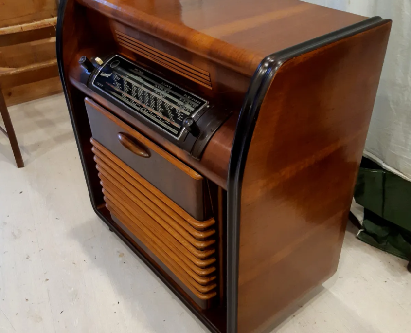 Restauro radio Philco Art Déco anni Trenta